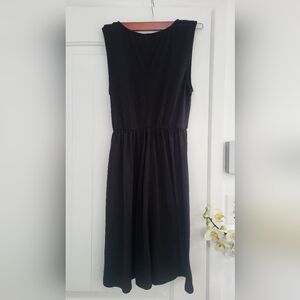 Elegant Black Sleeveless Dress